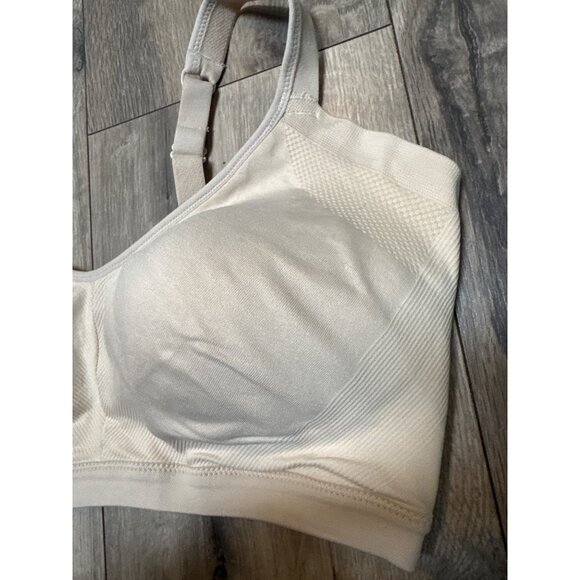 Warners Womens Beige Seamless Wireless Bra Size L With Adjustable Straps & Hook - Picture 2 of 7